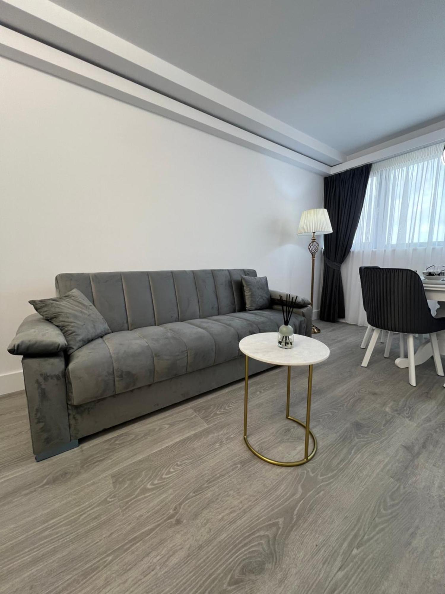 Avanera Sunny Apartments ซูชาวา ภายนอก รูปภาพ